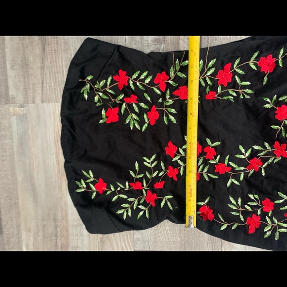 Black Short Guess Dress - Picture 5 of 7